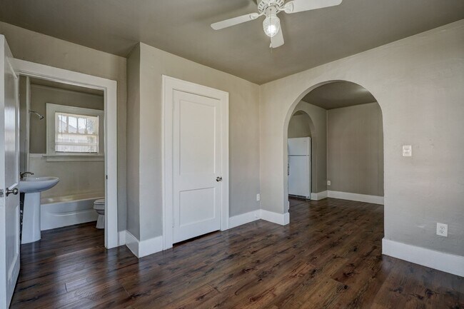 Building Photo - Welcome To This Charming 1 Bedroom House L...