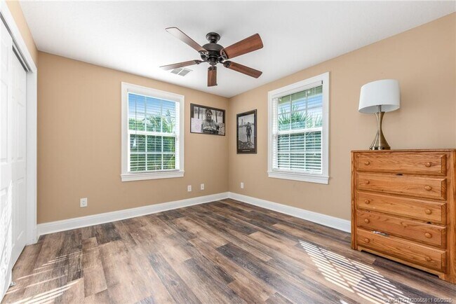 Foto del edificio - 404 SW Camden Ave