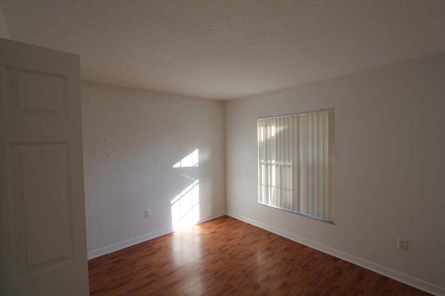 Building Photo - 369 Walpole Loop