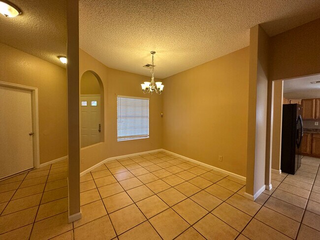 Building Photo - 3 bed 2 bath beautiful home in Glendale