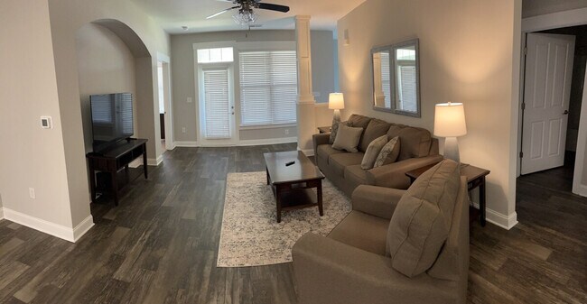 Foto del edificio - 8601 Lenten Rose Ct