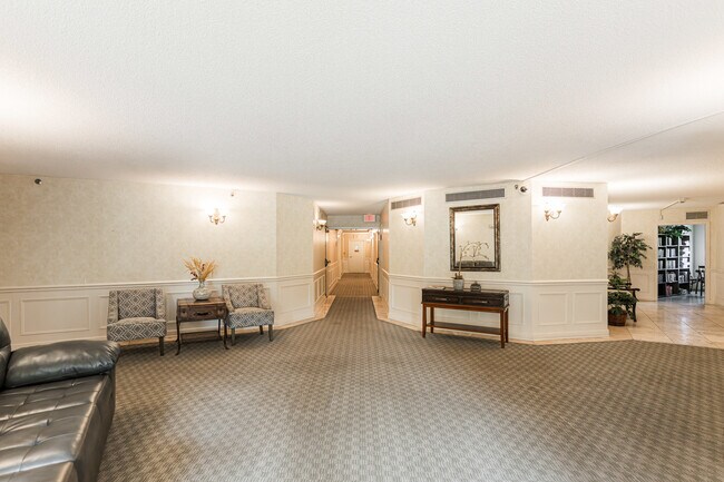 Foto del edificio - 470 Fawell Blvd
