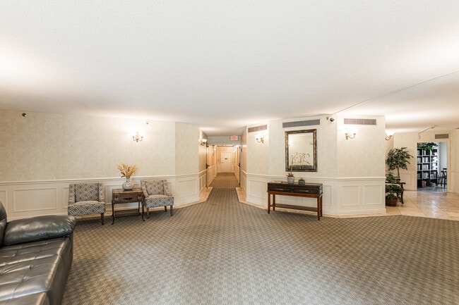 Building Photo - 470 Fawell Blvd