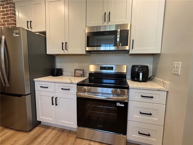 Building Photo - 51 Lee Ave