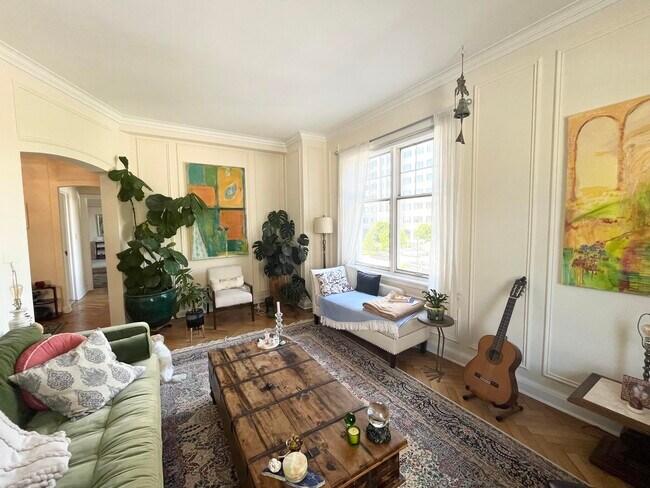 Foto del edificio - 925 E Wells St