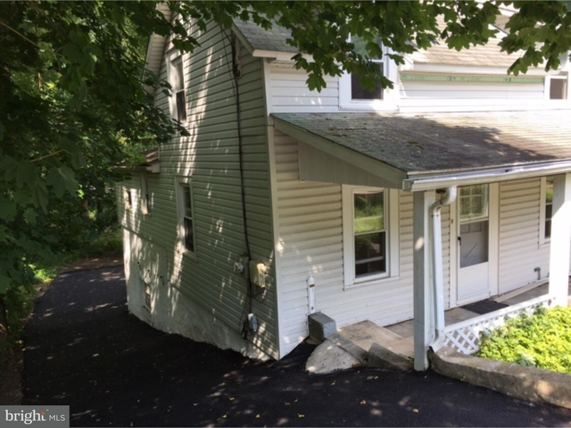 Primary Photo - 964 Mt Pleasant Ave