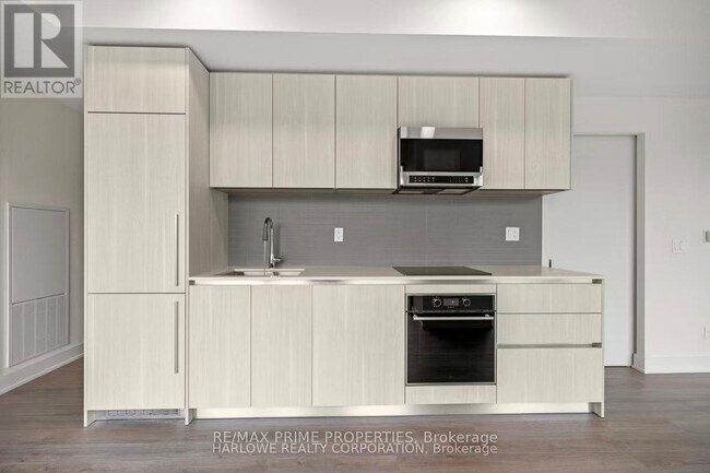 Building Photo - 8 Cumberland St