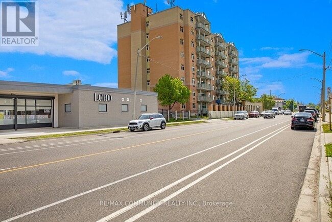 Building Photo - 1130 King St E