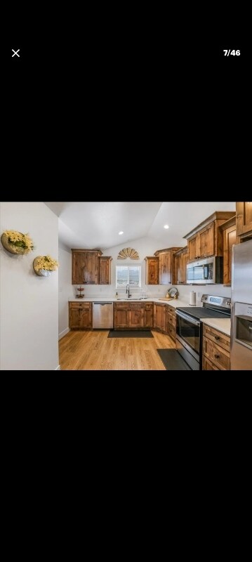 Foto del edificio - 591 Lakeside Dr