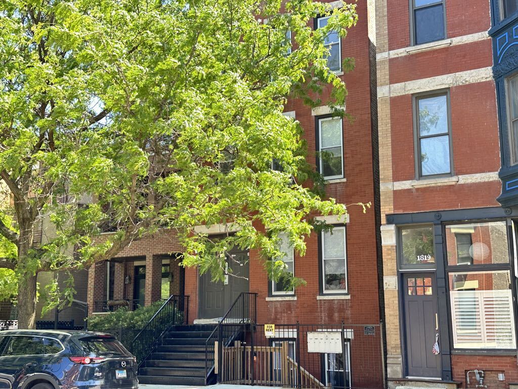 Primary Photo - 1821 N Sheffield Ave