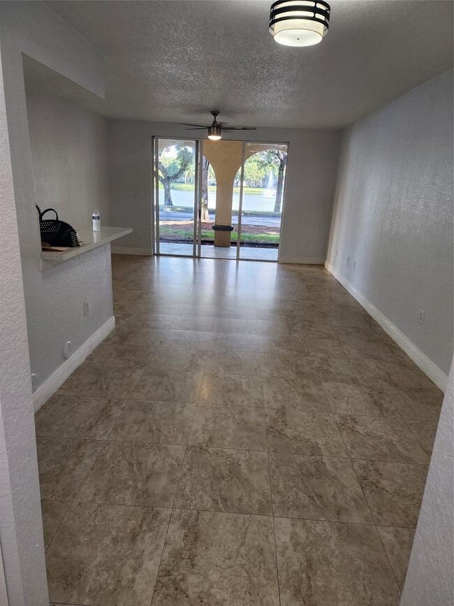 Building Photo - 2549 Centergate Dr