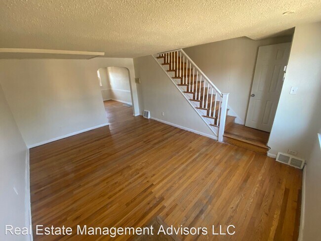 Building Photo - 3 br, 1.5 bath House - 144 W 21st Street