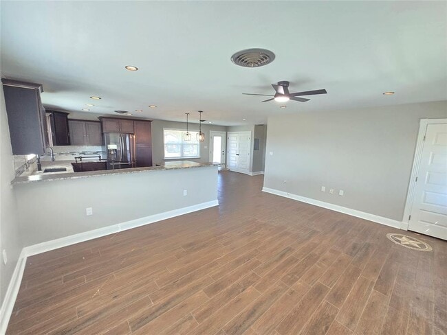 Building Photo - 1261 N Patterson Ave