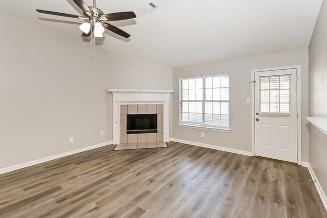 Foto del edificio - 190 Pine Ridge Ln