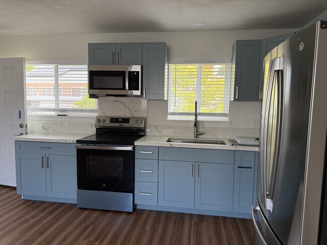 Foto del edificio - 3317 Catherine St