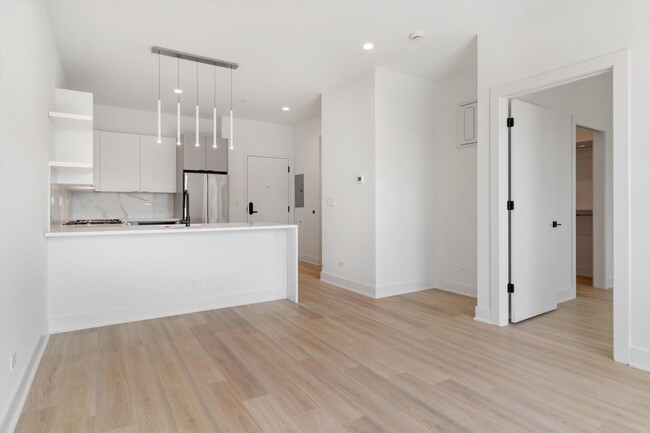 Foto del edificio - 3821 N Ashland Ave
