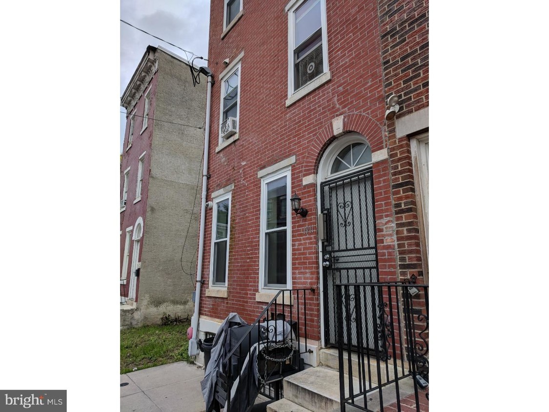 Primary Photo - 1911 W Berks St