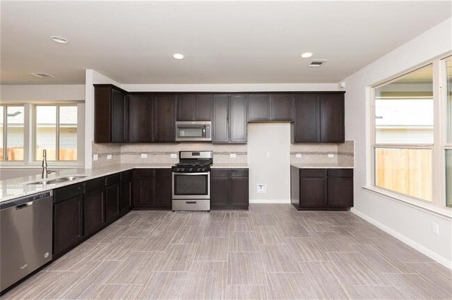 Building Photo - 612 Palmilla St