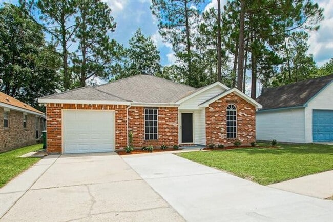 Building Photo - Newly Renovated 3 BR/2 Bath home on Suncrest Subdivision