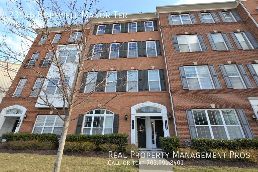 Primary Photo - Beautifully Updated 3 Bedroom 2.5 Bath Con...
