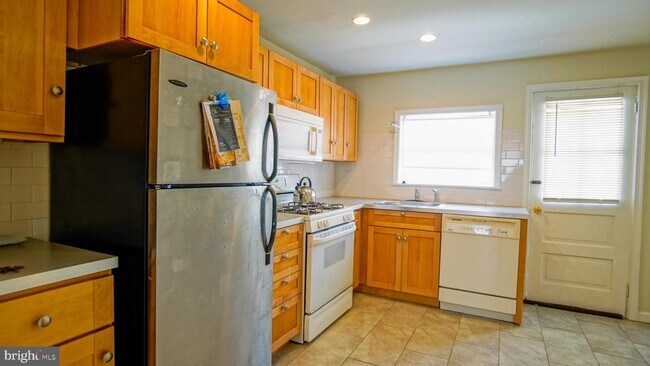 Foto del edificio - 2017 S Bouvier St