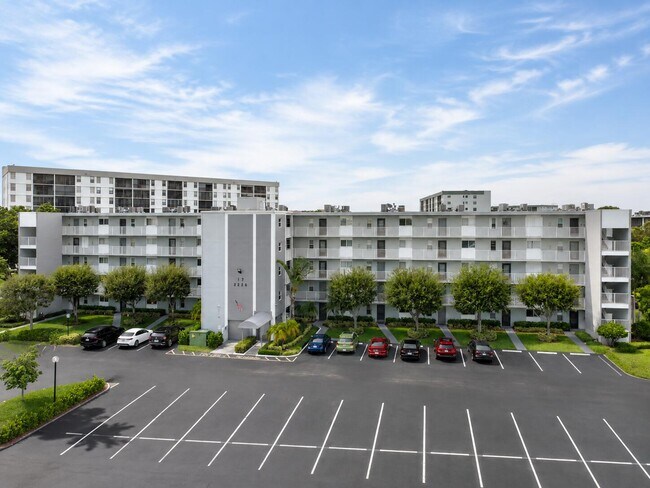 Building Photo - 2226 N Cypress Bend Dr