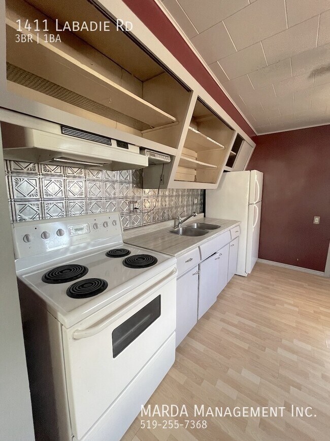 Photo du bâtiment - CHARMING 3 BED/1 BATH HOUSE IN EAST WINDSOR + UTILITIES