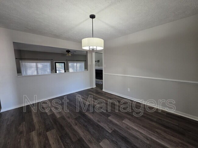 Foto del edificio - 4491 Briton Ct