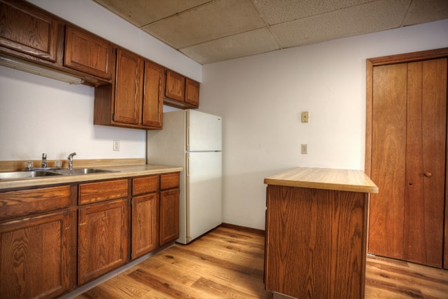 Building Photo - 1114 Douglas Blvd