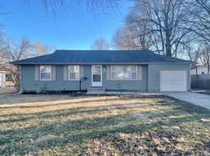 Building Photo - 303 Brookside Dr