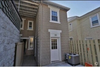 Building Photo - 348 E Elm St