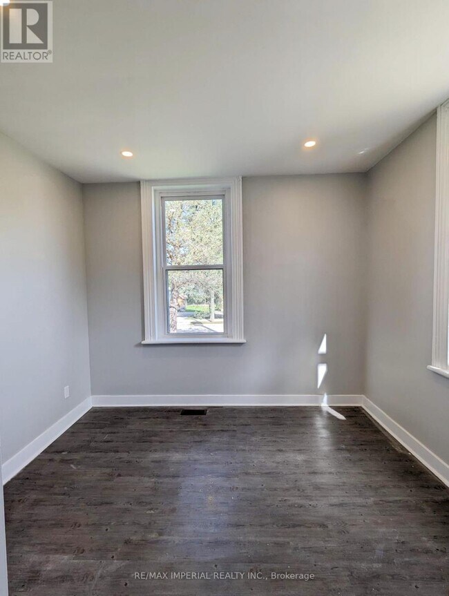 Photo du bâtiment - 2 Huron St