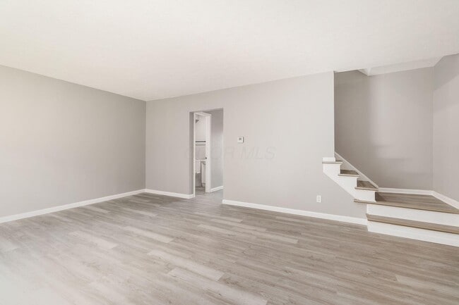 Building Photo - 1865 Willoway Cir N