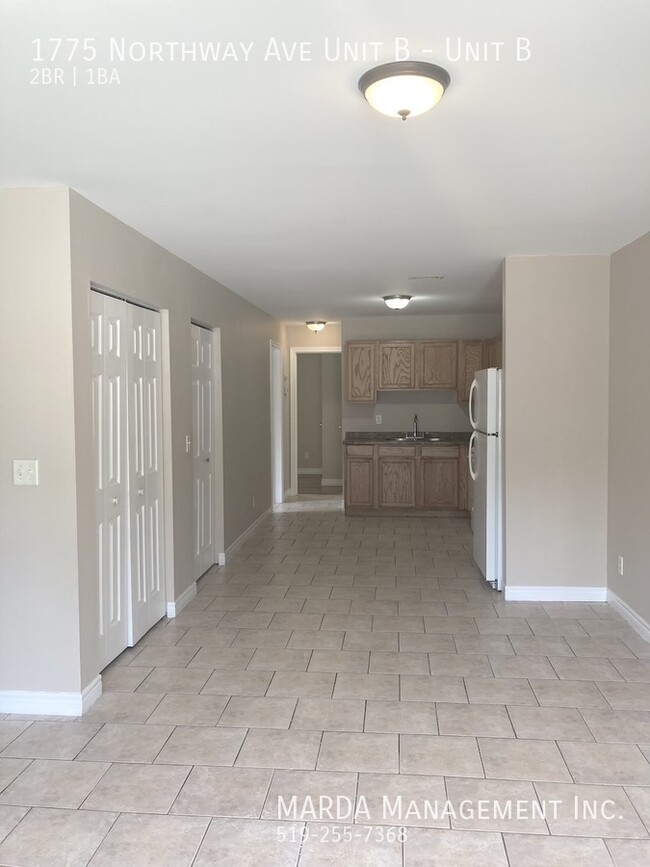 Building Photo - 2 BDRM UPPER ON NORTHWAY