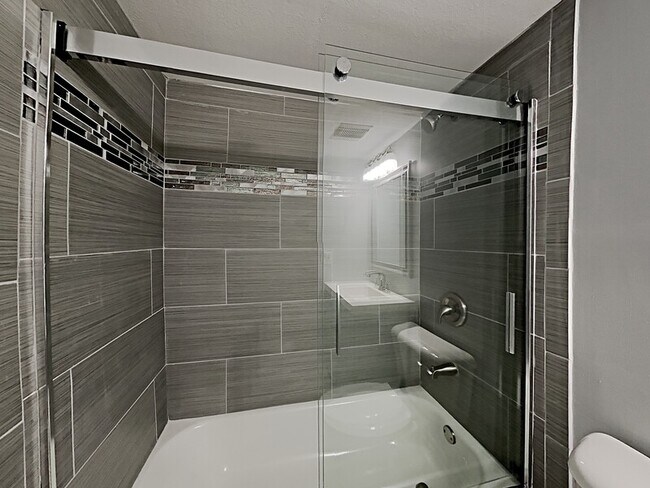 Foto del edificio - 31 Windtree Ln