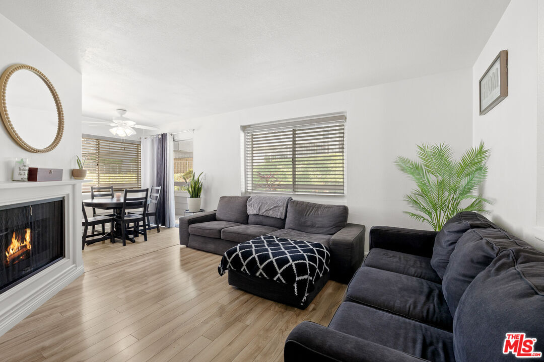 Foto principal - 26838 Claudette St