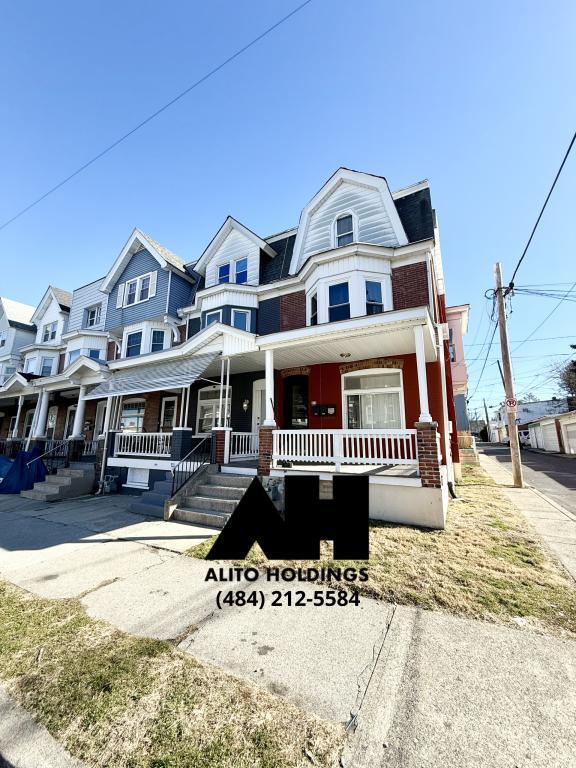 Building Photo - 513 N 11th St