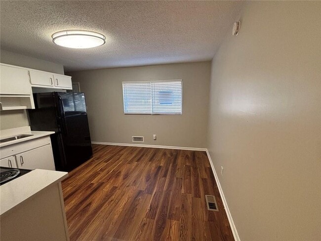 Foto del edificio - 8117 Attleboro Dr