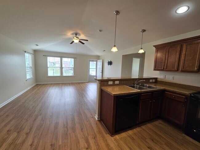 Foto del edificio - 1328 Valor Rd