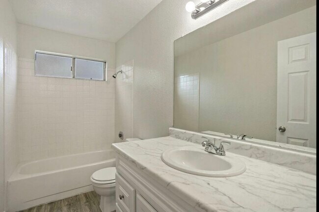Building Photo - 3591 Quail Lakes Dr