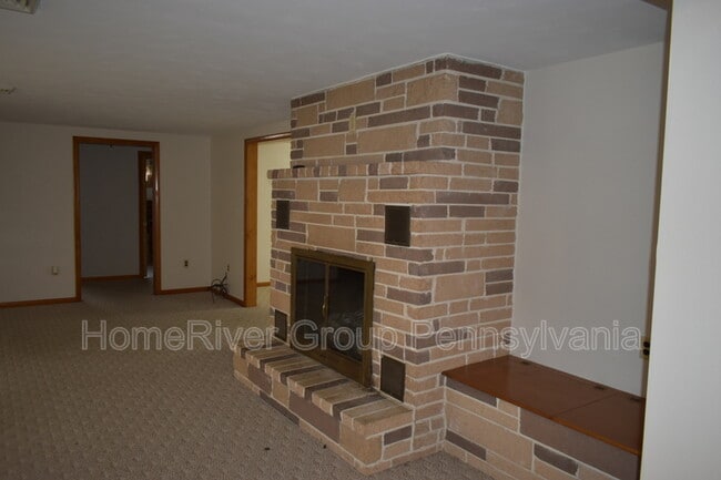 Building Photo - 303 Airport Dr