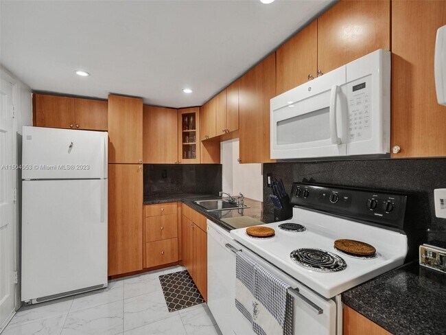 Foto del edificio - 9611 SW 77th Ave