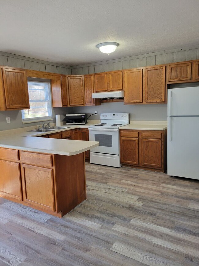 Building Photo - Briarwood Subdivision