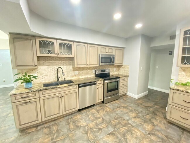 Foto del edificio - 701 Denton Rd