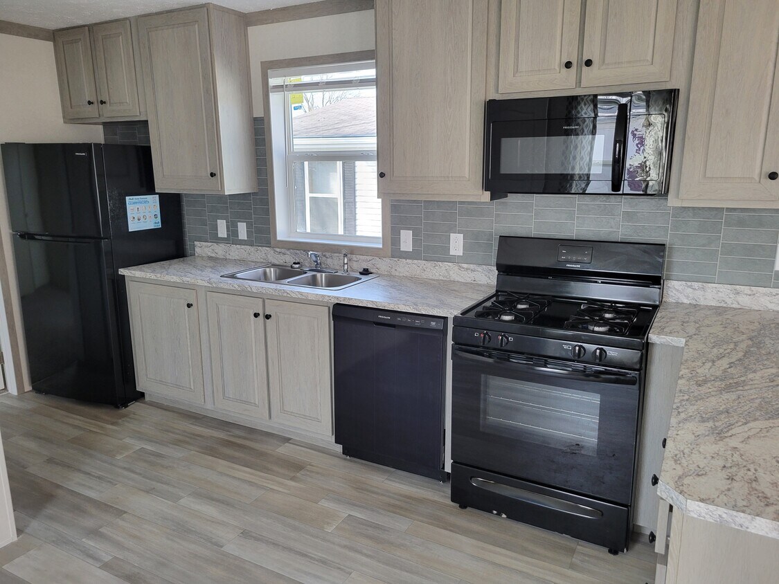 Primary Photo - 240 Cambridge Dr