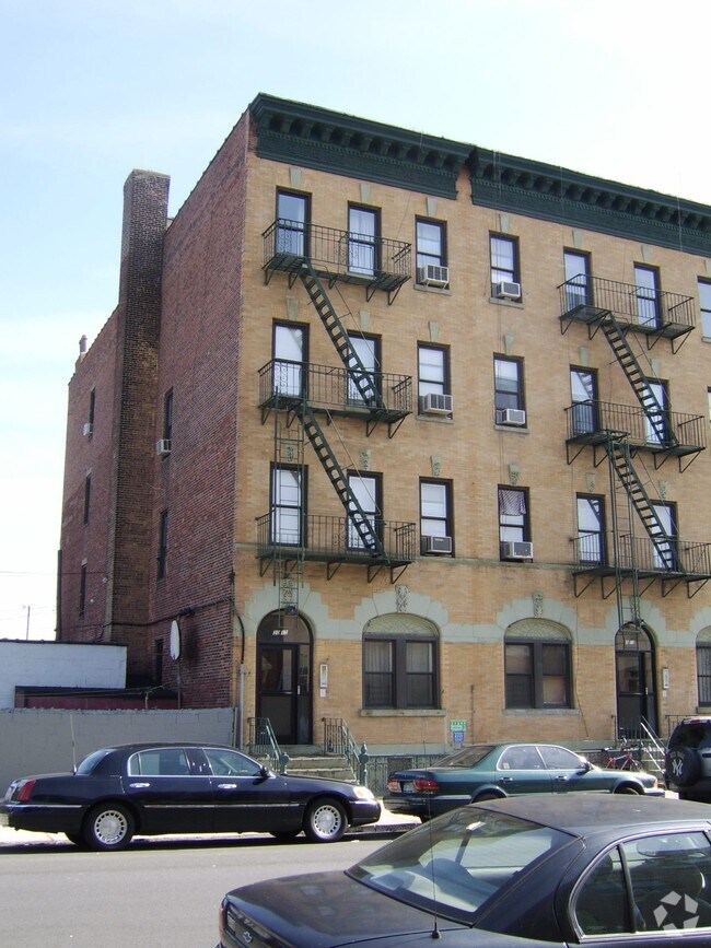 30-11 - 30-15 14th St - 30-11-3015 14th St
