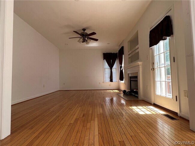 Foto del edificio - 4925 Saddleridge Ct