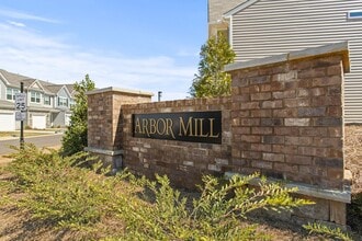 Building Photo - 107 Arbor Trl