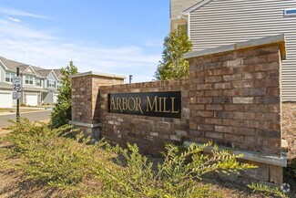 Building Photo - 207 Arbor Trl