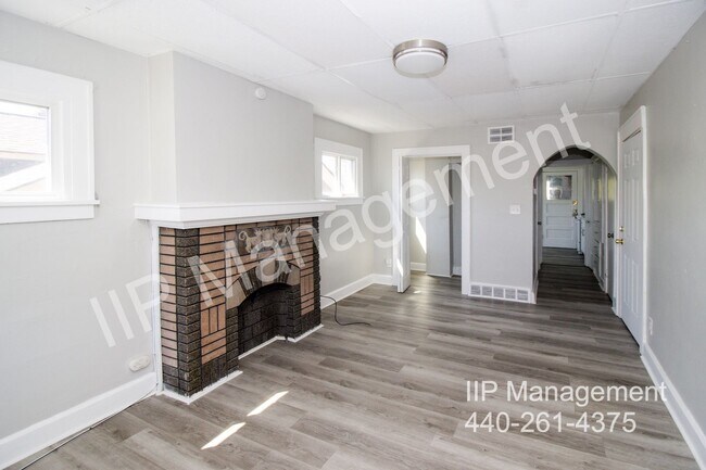 Foto del edificio - 3188 W 111th St